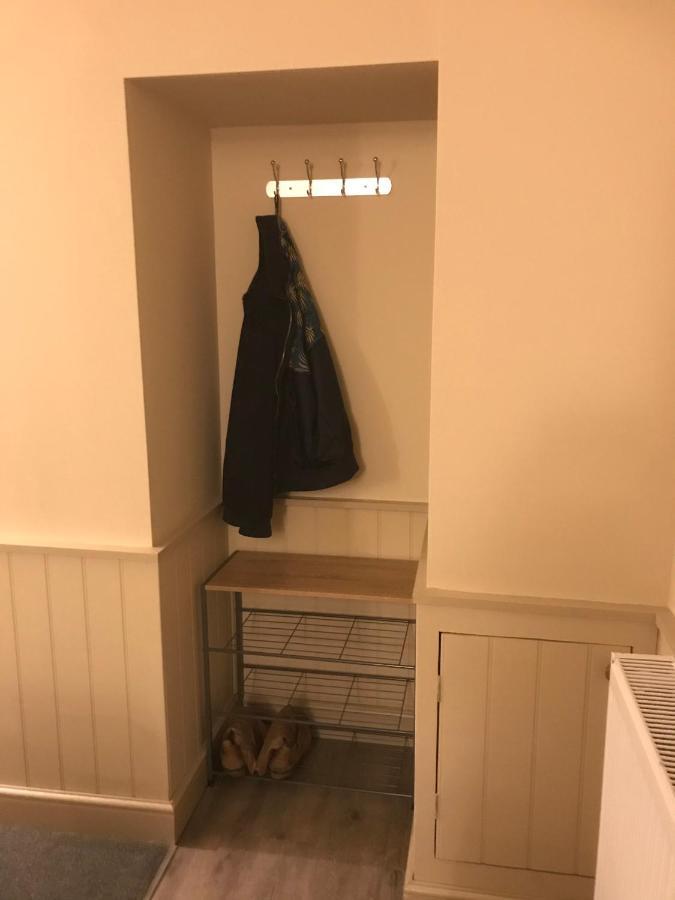 Squirrel Cottage Cowling Εξωτερικό φωτογραφία